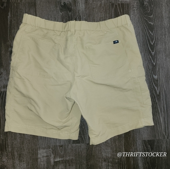 Men's The North Face cargo shorts - Picture 2 of 8